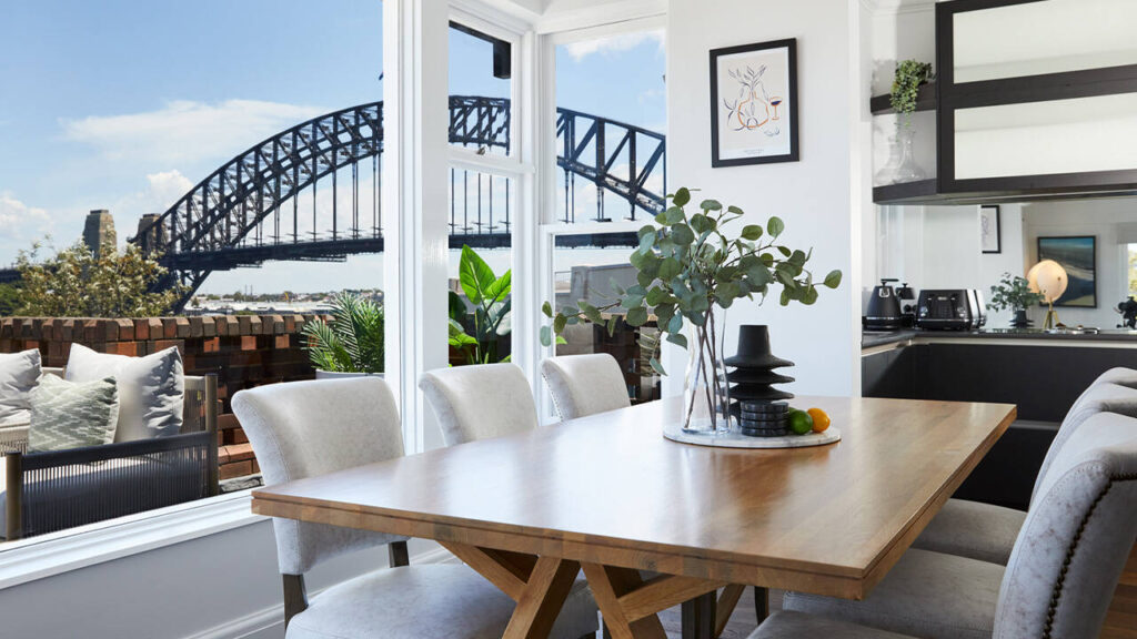 rsl-art-union-draw-394-sydney-apartment-dining-room-sydney-harbour-bridge-views