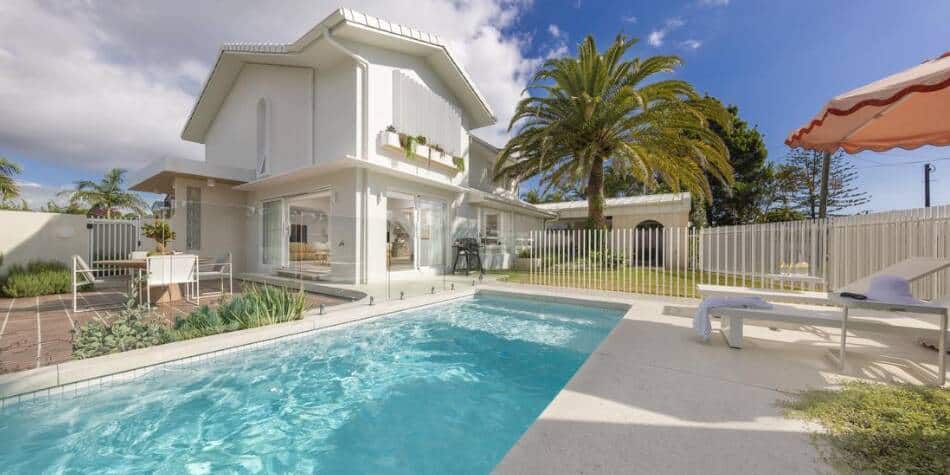 yourtown-prize-home-draw-536-143-tahiti-avenue-palm-beach-queensland-pool-area